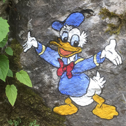 Donald, peinture sur rochers