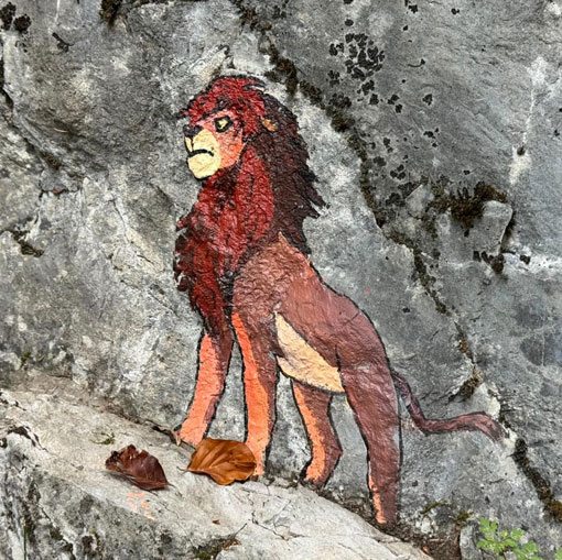 Mufasa - Le roi Lion, peinture sur rochers