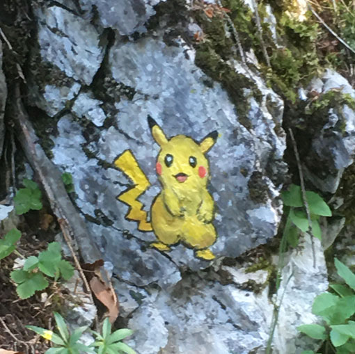Pikachu, peinture sur rochers