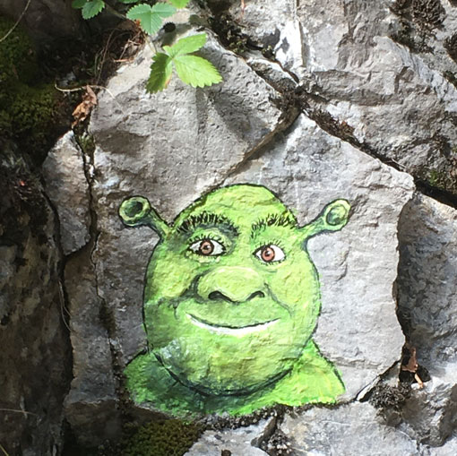 Shrek, peinture sur rochers