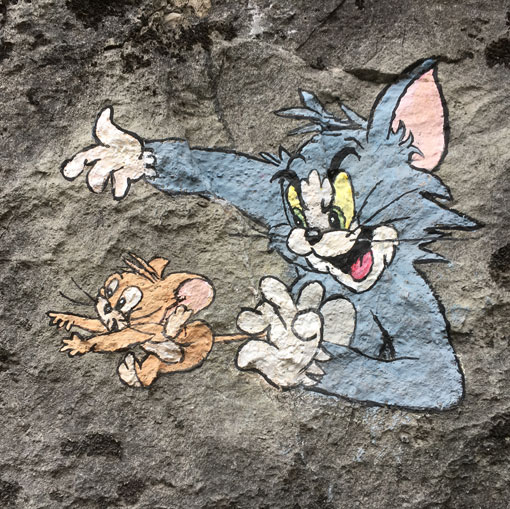 Tom et Jerry, peinture sur rochers