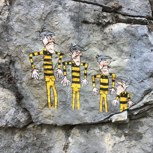 Les frères Dalton, peinture sur rochers