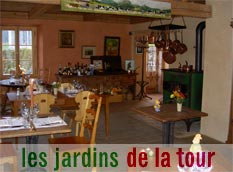 Poya au jardins de la Tour